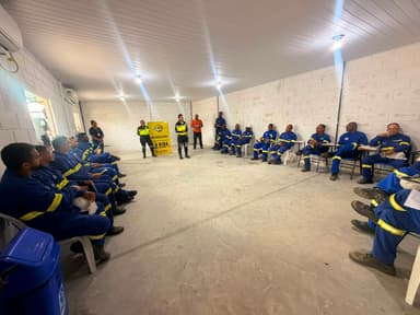Imagem referente à notícia Comissão de Educação para o Trânsito da SMT realiza ação educativa na B&Q