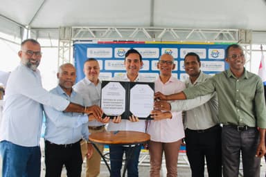 Imagem referente à notícia Alagoinhas assina ordem de serviço para semáforos inteligentes e videomonitoramento